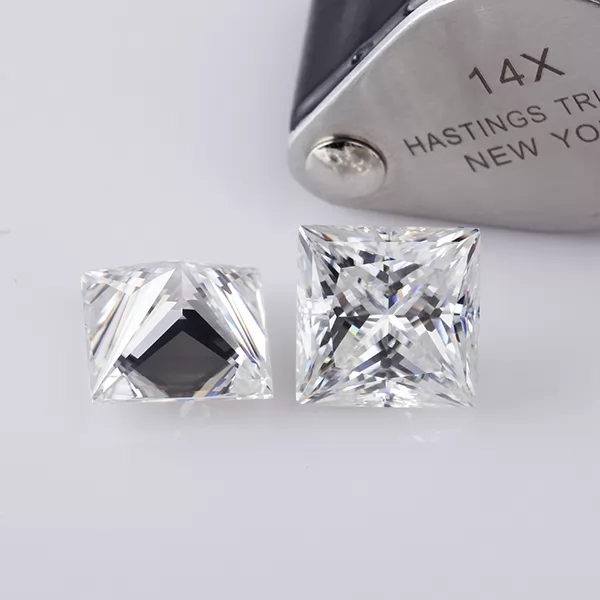 DEF VVS Princess Cut Moissanite