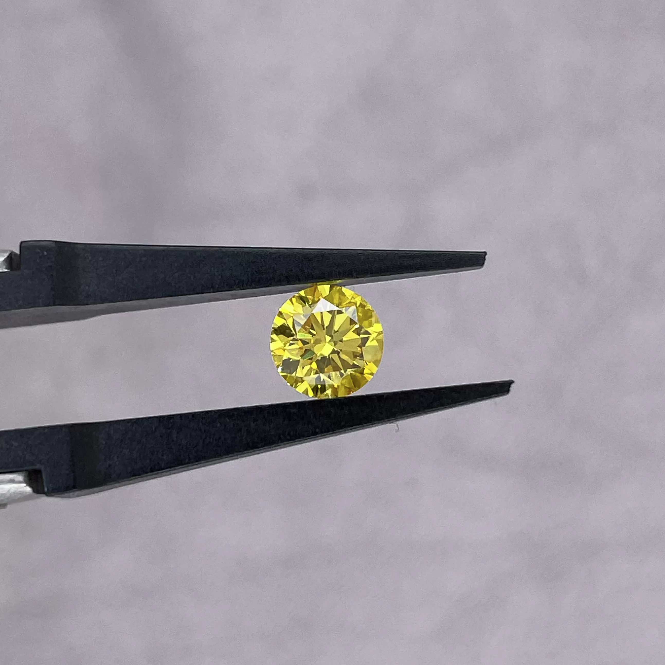 Yellow Color 0.24ct to 0.73ct Round Brilliant Cut Lab Grown Diamond