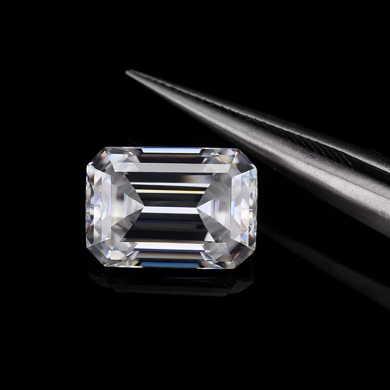 DEF VVS Octagon Emerald Cut Moissanite