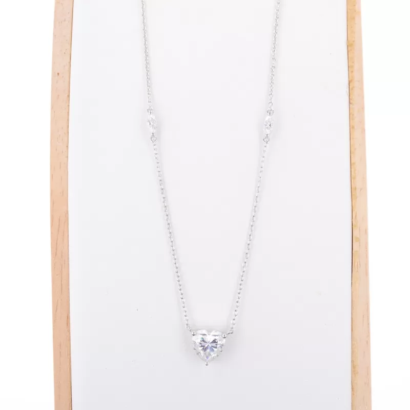 7.5×7.5mm Heart Cut Moissanite S925 Sterling Silver Diamond Pendant Necklace