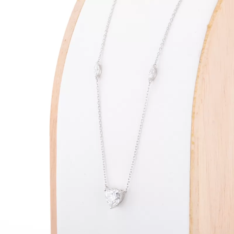 7.5×7.5mm Heart Cut Moissanite S925 Sterling Silver Diamond Pendant Necklace