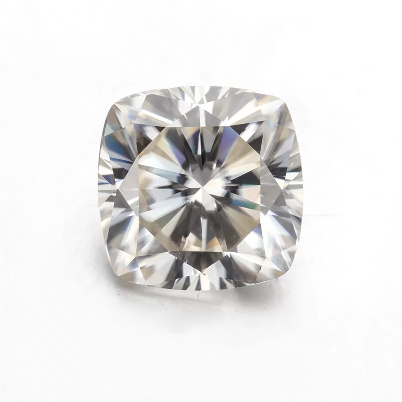 7×7mm Cushion Cut GH Color Moissanite