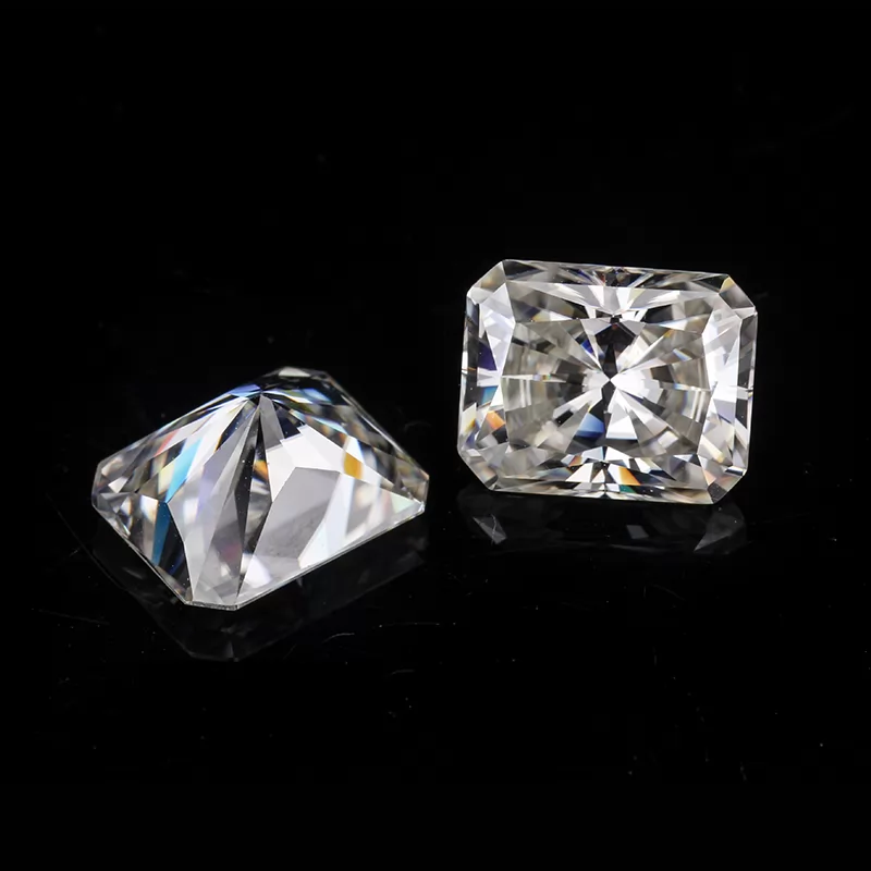 GH Color Radiant Cut Moissanite