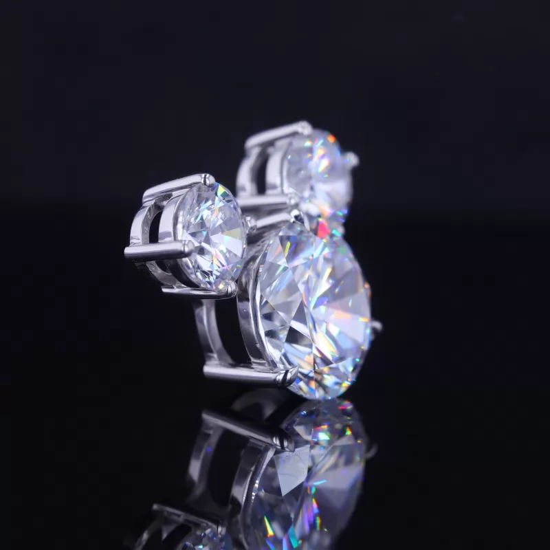 Round Brilliant Cut Moissanite 10K White Gold Diamond Pendant