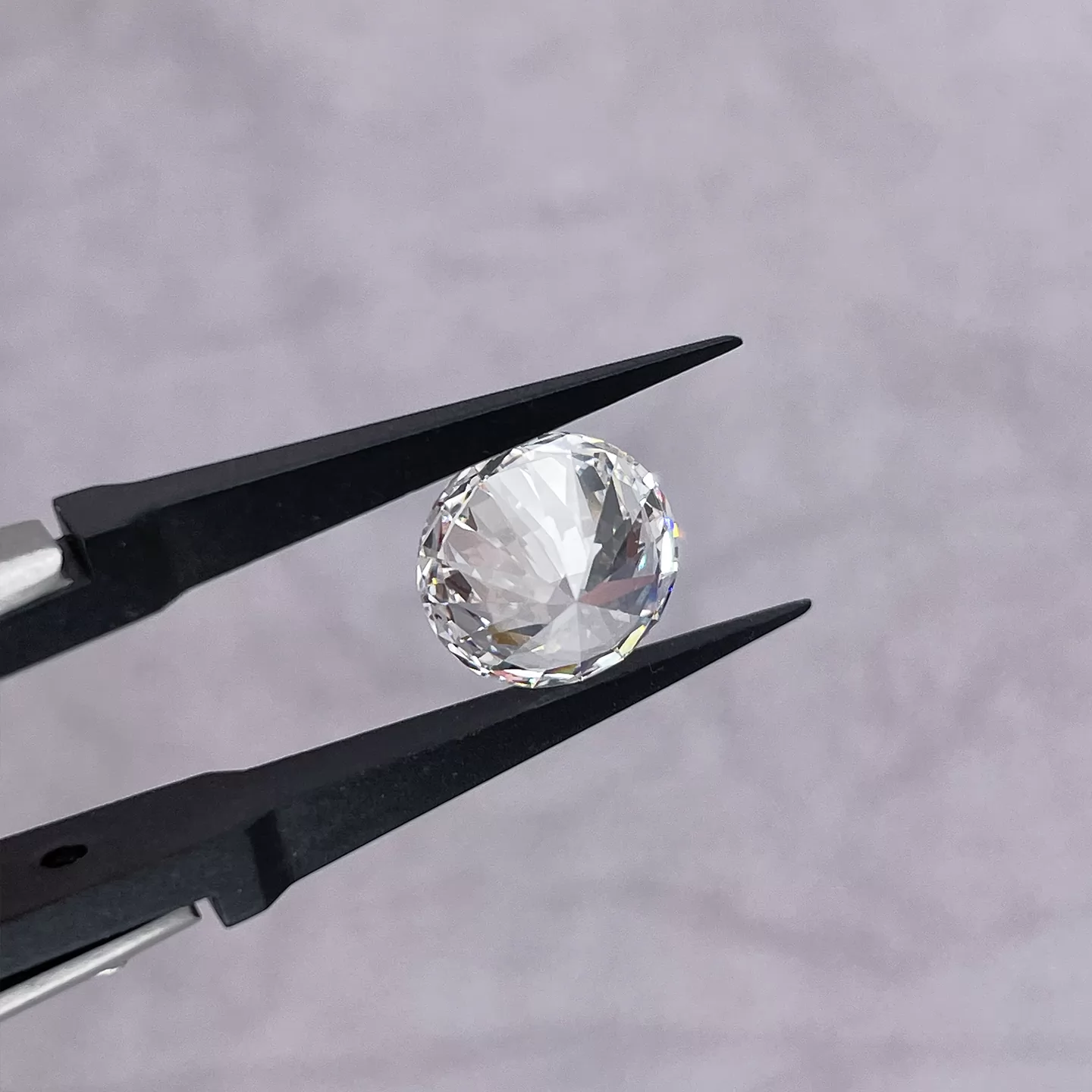 Round Brilliant Cut 3.55ct G Color CVD Lab Grown Diamond