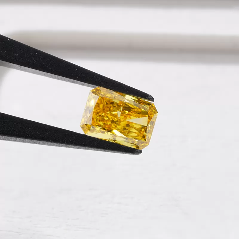 0.7ct to 1.0ct Yellow Color Radiant Cut HPHT Lab Grown Diamond