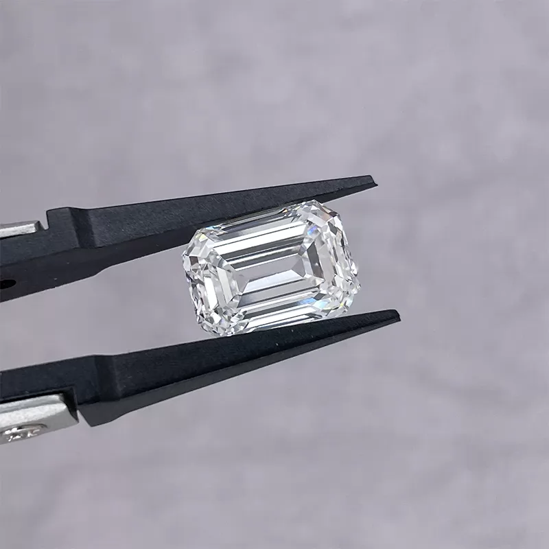 5.61ct D VS1 Octagon Emerald Cut IGI CVD Lab Grown Diamond