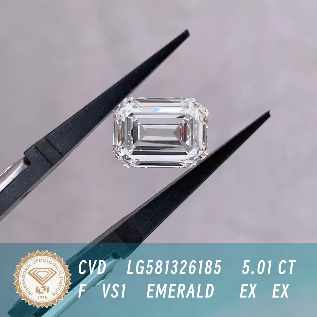 5.01ct F VS1 Octagon Emerald Cut IGI CVD Lab Grown Diamond