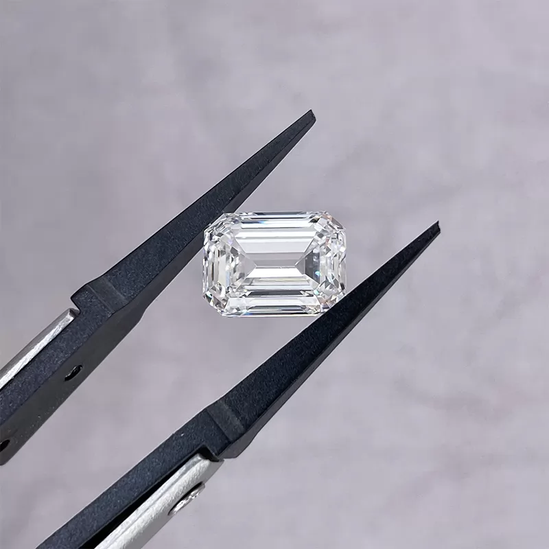 5.01ct F VS1 Octagon Emerald Cut IGI CVD Lab Grown Diamond
