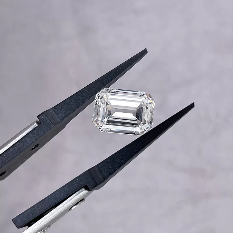 5.01ct F VS1 Octagon Emerald Cut IGI CVD Lab Grown Diamond