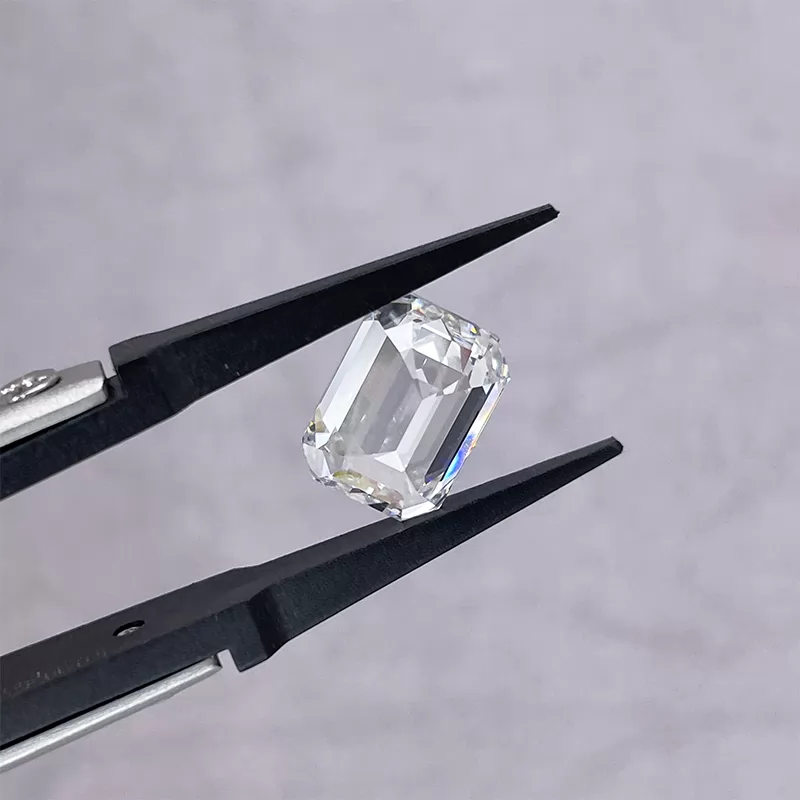 5.01ct F VS1 Octagon Emerald Cut IGI CVD Lab Grown Diamond