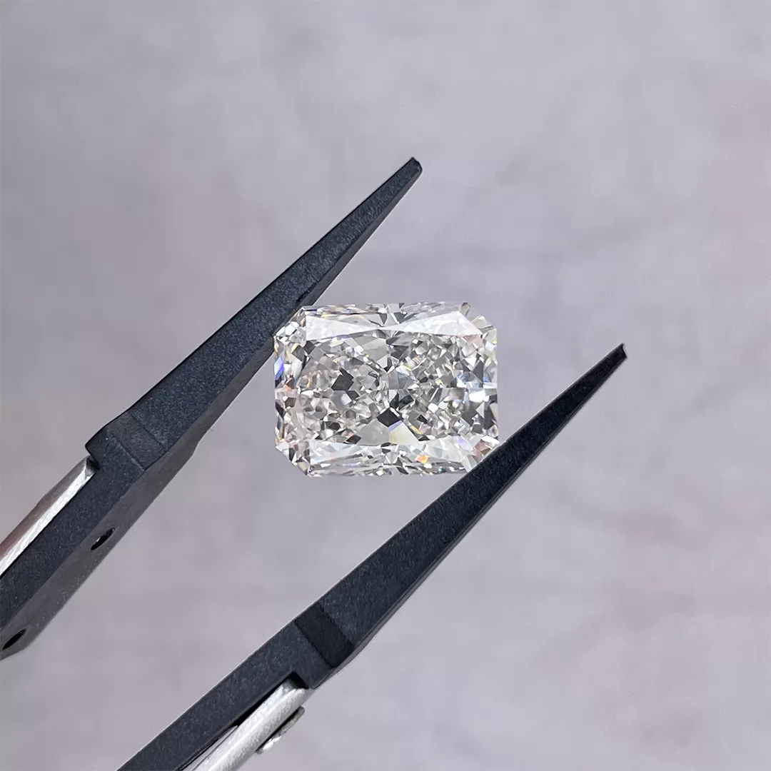 5.69ct H VS2 Radiant Cut IGI CVD Lab Grown Diamond