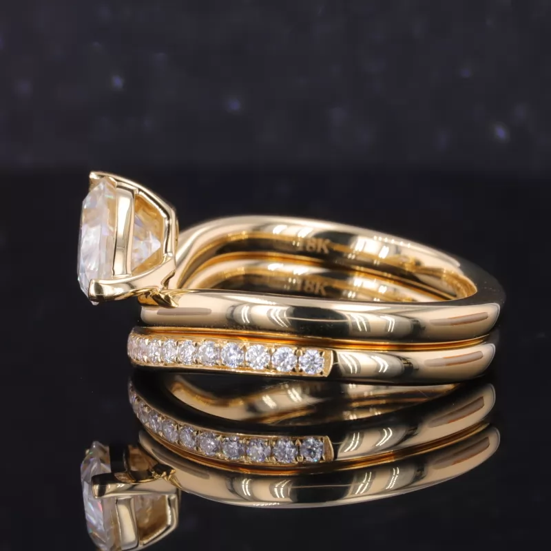 7×10mm Pear Cut Moissanite 18K Yellow Gold Wedding Ring Set
