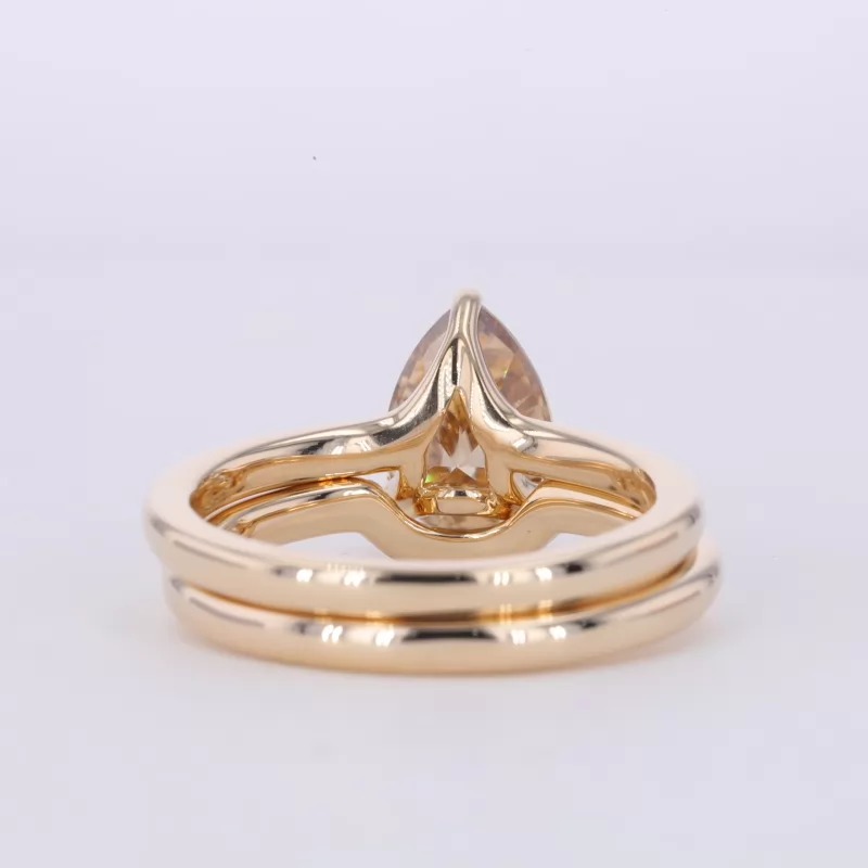 7×10mm Pear Cut Champagne Color Moissanite 14K Yellow Gold Wedding Ring Set