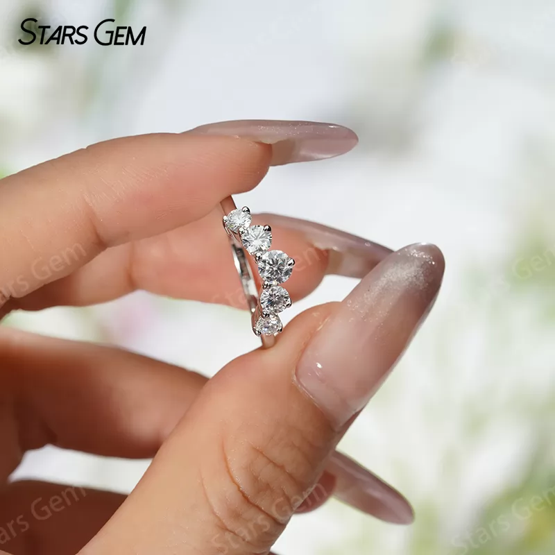 4mm Round Brilliant Cut Moissanite S925 Sterling Silver Five Stone Diamond Ring