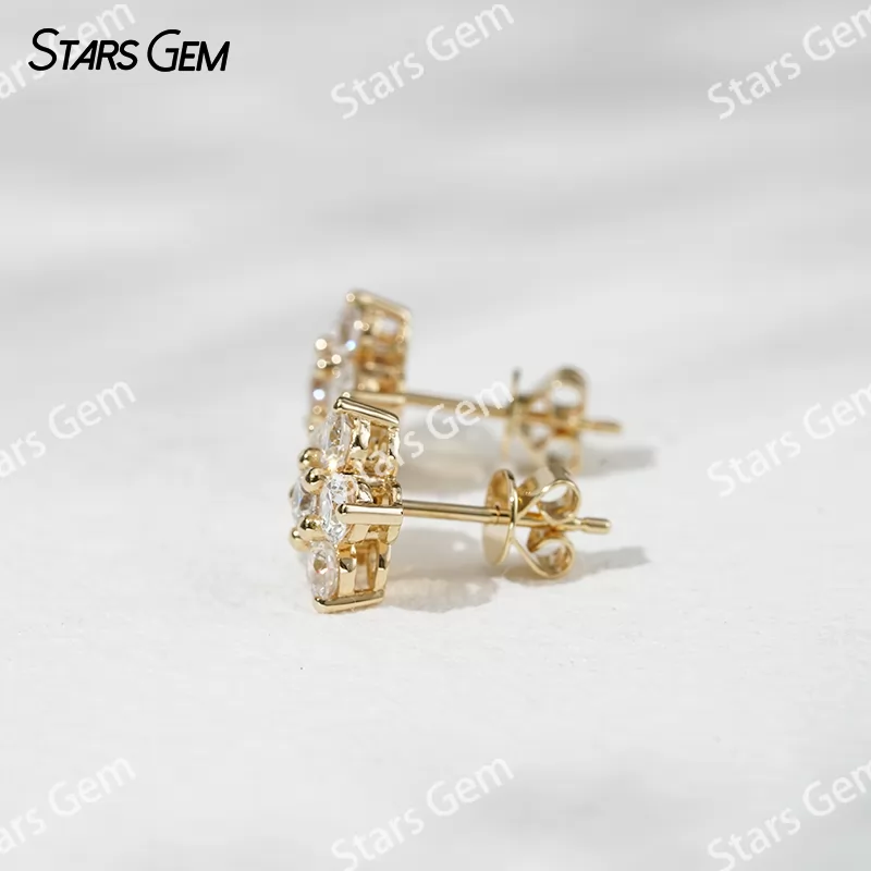 3.2mm Round Brilliant Cut Lab Grown Diamond 18K Gold Diamond Stud Earrings