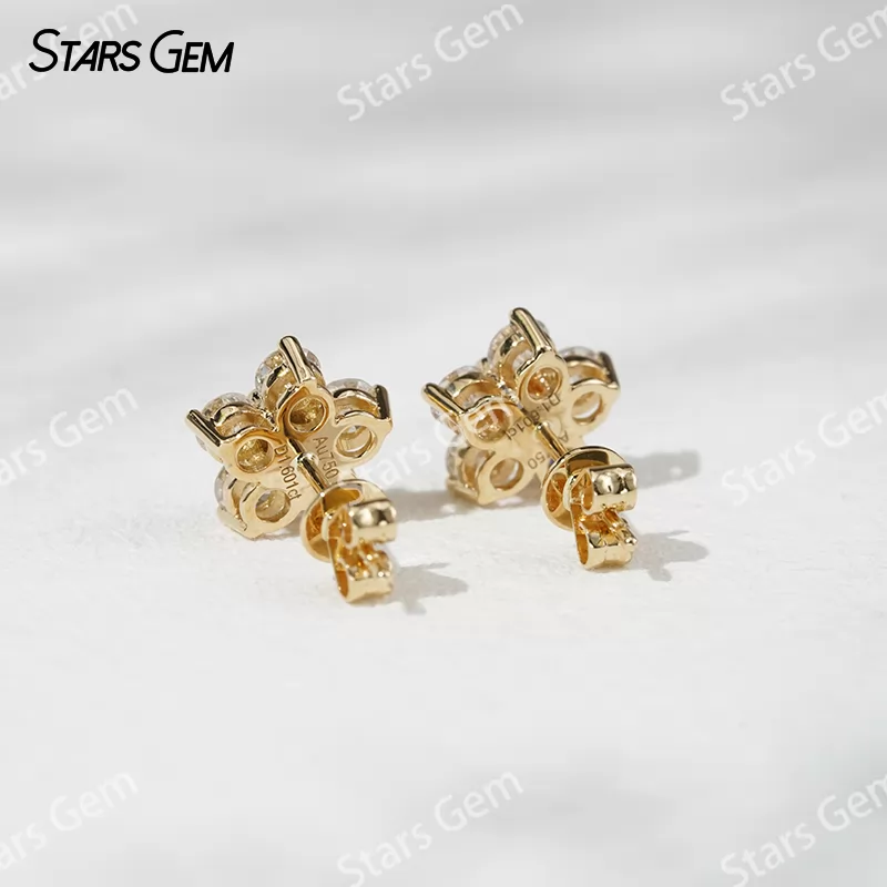 3.2mm Round Brilliant Cut Lab Grown Diamond 18K Gold Diamond Stud Earrings