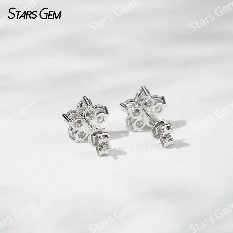 3.2mm Round Brilliant Cut Lab Grown Diamond 18K Gold Diamond Stud Earrings