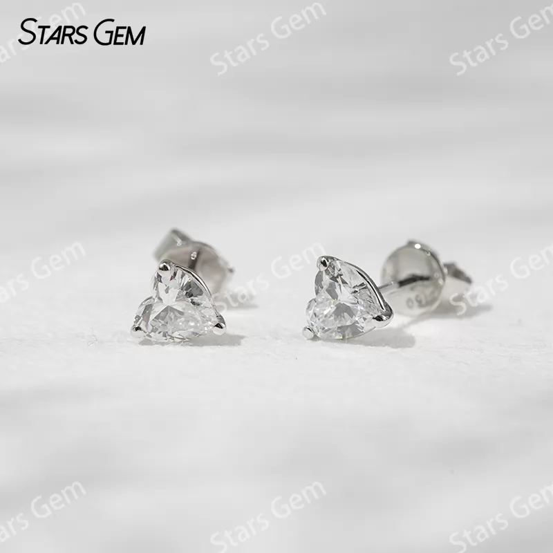 5×5mm Heart Cut Lab Grown Diamond 18K White Gold Diamond Stud Earrings