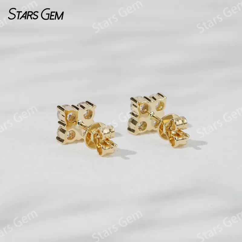 2.9mm Round Brilliant Cut Lab Grown Diamond 18K Yellow Gold Diamond Stud Earrings