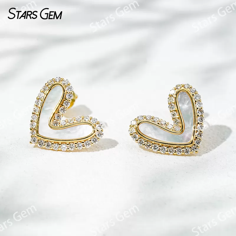 1.3mm Round Brilliant Cut Lab Grown Diamond 18K Gold Diamond Stud Earrings