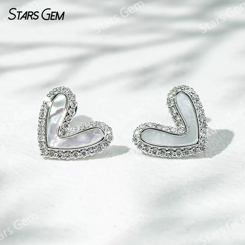 1.3mm Round Brilliant Cut Lab Grown Diamond 18K Gold Diamond Stud Earrings