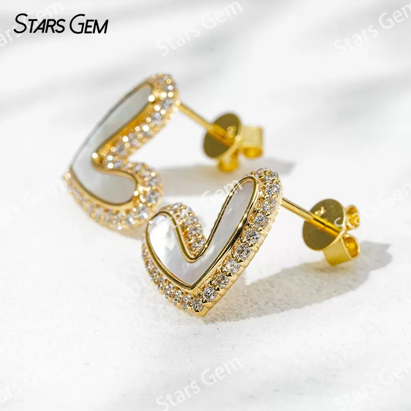 1.3mm Round Brilliant Cut Lab Grown Diamond 18K Gold Diamond Stud Earrings