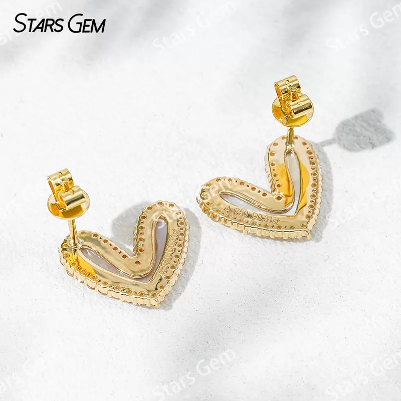 1.3mm Round Brilliant Cut Lab Grown Diamond 18K Gold Diamond Stud Earrings