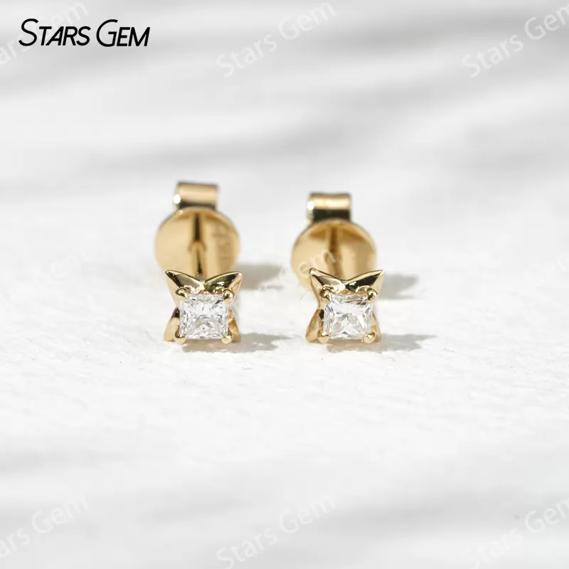 2.5×2.5mm Princess Cut Lab Grown Diamond 18K Gold Diamond Stud Earrings