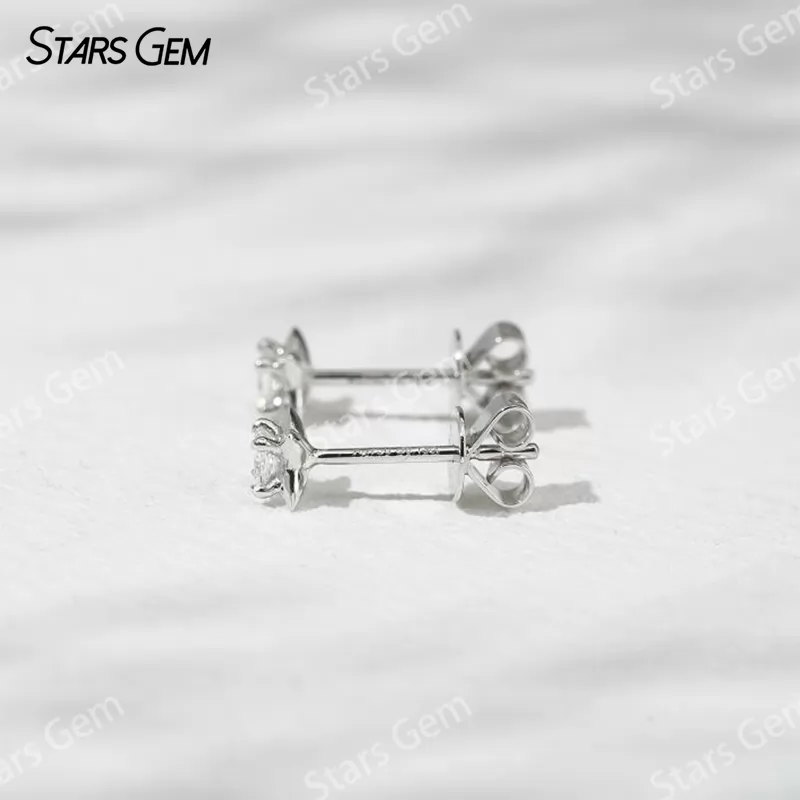 2.5×2.5mm Princess Cut Lab Grown Diamond 18K Gold Diamond Stud Earrings