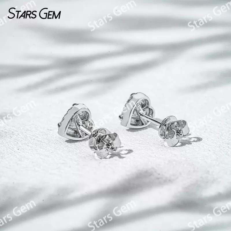 4.5×4.5mm Heart Cut Lab Grown Diamond 18K Gold Diamond Stud Earrings