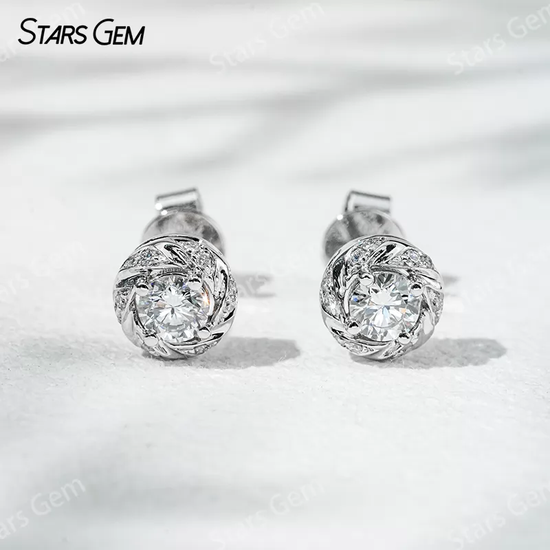 3.6mm Round Brilliant Cut Lab Grown Diamond 18K Gold Diamond Stud Earrings