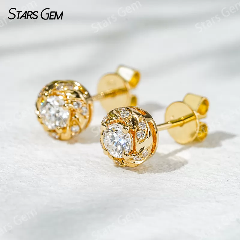 3.6mm Round Brilliant Cut Lab Grown Diamond 18K Gold Diamond Stud Earrings