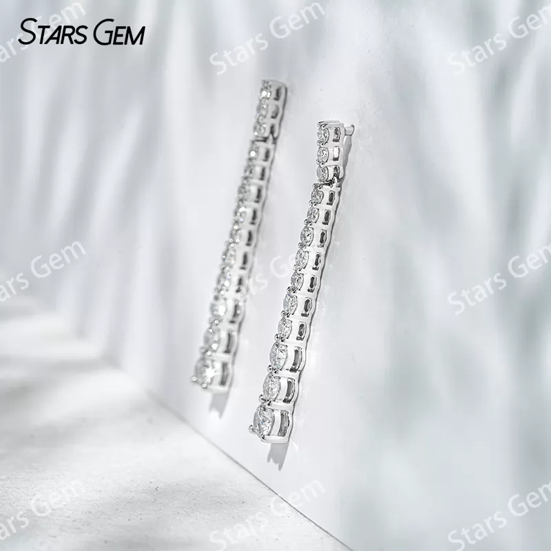 2.7mm Round Brilliant Cut Lab Grown Diamond 18K White Gold Diamond Earrings