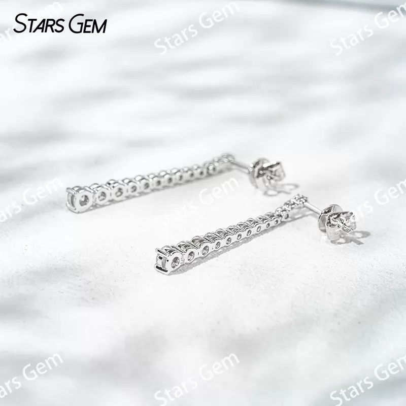 2.7mm Round Brilliant Cut Lab Grown Diamond 18K White Gold Diamond Earrings