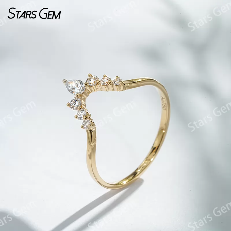 18k Yellow Gold V Shaped Wedding Band with Pear Shape and Round Lab Diamonds Wedding Ring