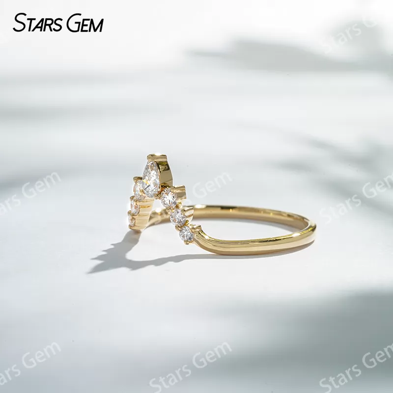 18k Yellow Gold V Shaped Wedding Band with Pear Shape and Round Lab Diamonds Wedding Ring