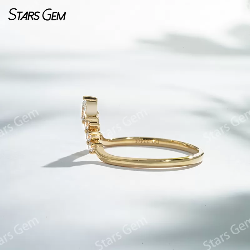 18k Yellow Gold V Shaped Wedding Band with Pear Shape and Round Lab Diamonds Wedding Ring