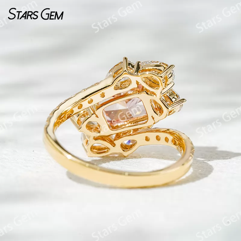 Luxury Jewelry 18K Gold 2.29ct Radiant Cut IGI Certified Pink Lab Diamond Pave Engagement Ring