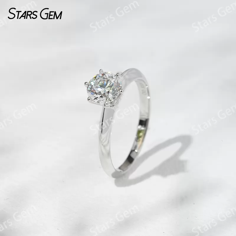 0.85ct Round Brilliant Cut Lab Grown Diamond 6 Prongs Set 18K Yellow Gold Solitaire Engagement Ring