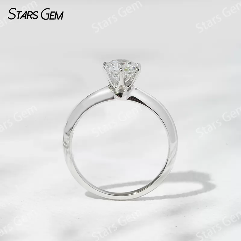 0.85ct Round Brilliant Cut Lab Grown Diamond 6 Prongs Set 18K Yellow Gold Solitaire Engagement Ring