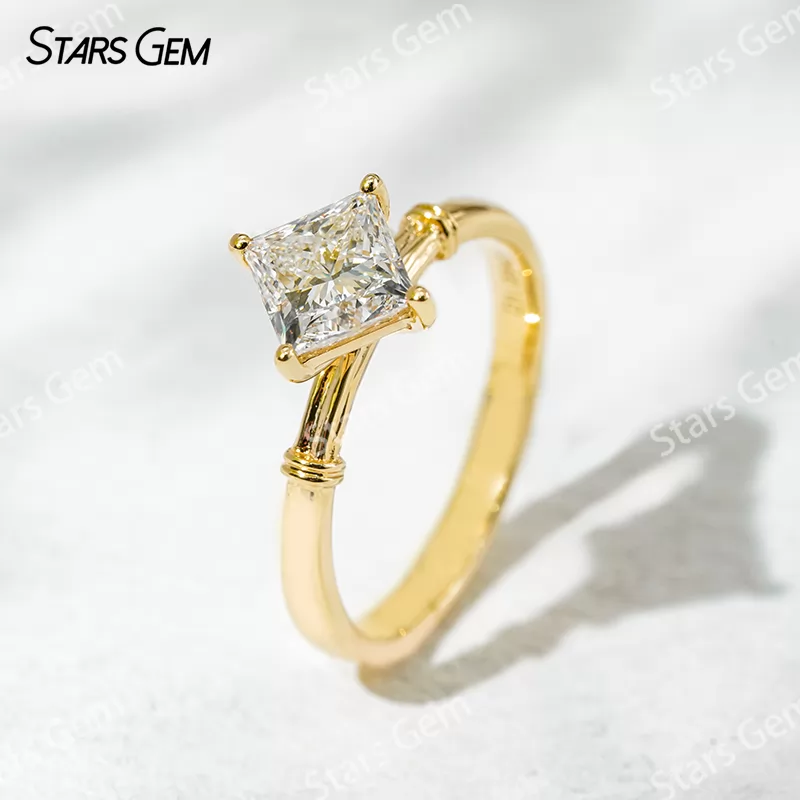 18K Gold 4 Prongs Set 1 carat Princess Cut Lab Grown Diamond Solitaire Engagement Ring