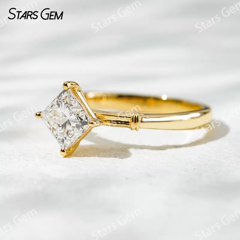 18K Gold 4 Prongs Set 1 carat Princess Cut Lab Grown Diamond Solitaire Engagement Ring