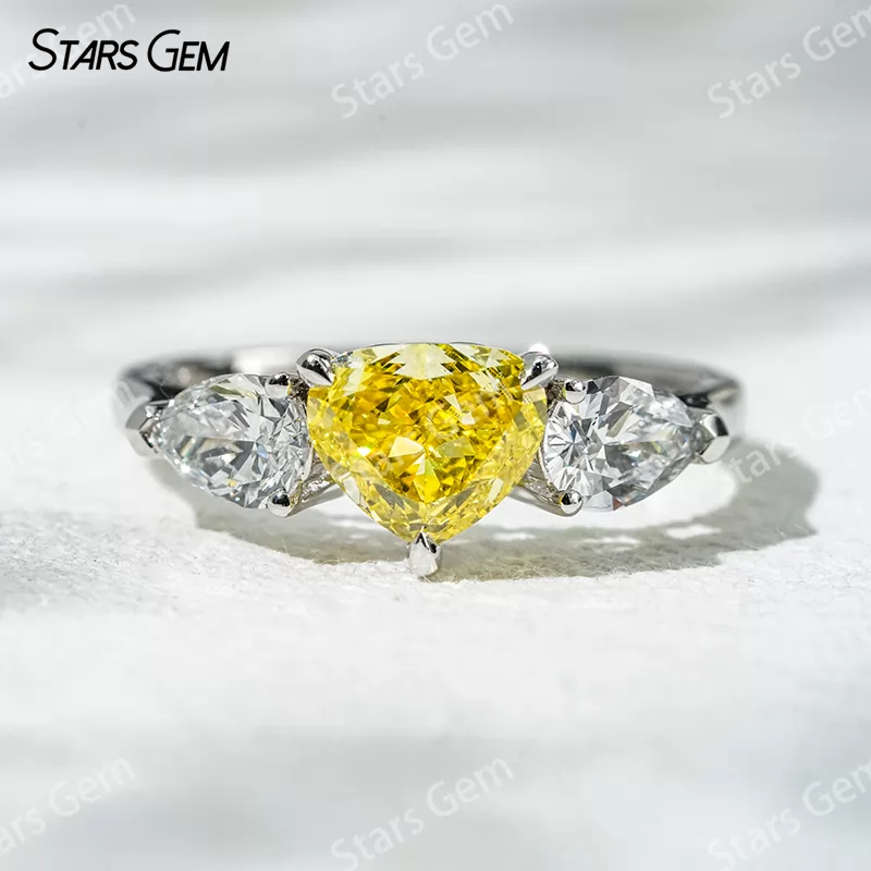 18K White Gold Three Stone Typ IGI Certified Heart Cut Yellow Lab Grown Diamond Engagement Ring