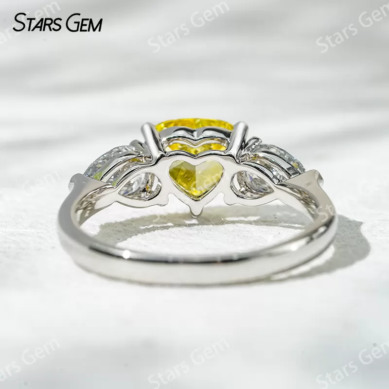 18K White Gold Three Stone Typ IGI Certified Heart Cut Yellow Lab Grown Diamond Engagement Ring