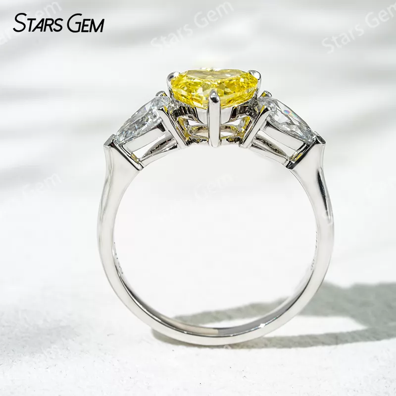 18K White Gold Three Stone Typ IGI Certified Heart Cut Yellow Lab Grown Diamond Engagement Ring