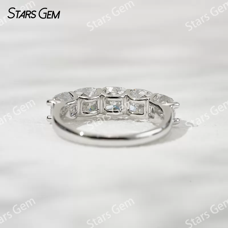 5×5mm Cushion Cut Lab Grown Diamond 18K Gold Half circle Diamond Eternity Ring