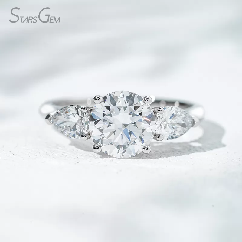 18K Solid Gold Three Stone Type Certified 2.0ct Round Brilliant Cut with Pear Cut Lab Grown Diamond Engagement Ring