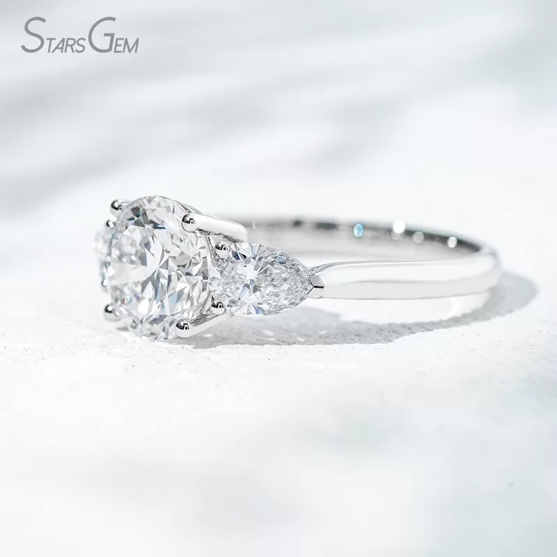 18K Solid Gold Three Stone Type Certified 2.0ct Round Brilliant Cut with Pear Cut Lab Grown Diamond Engagement Ring