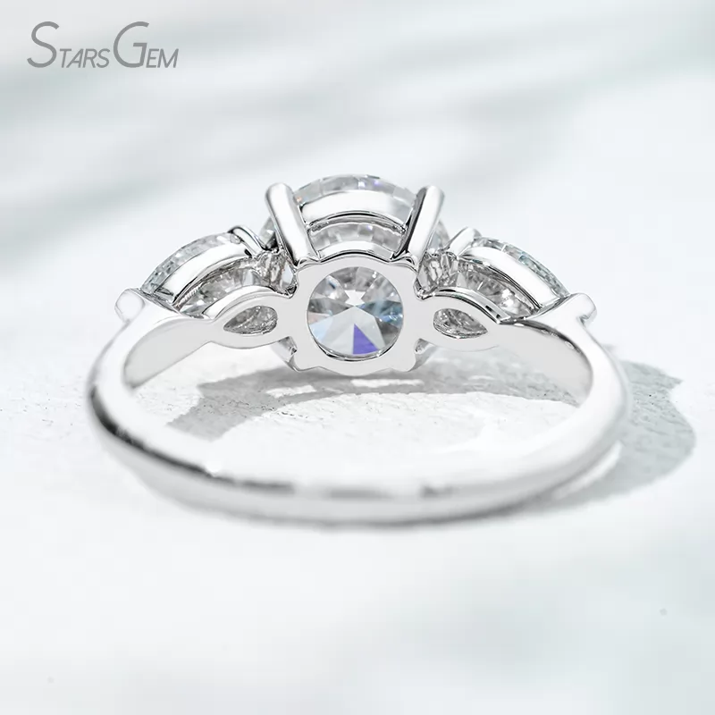 18K Solid Gold Three Stone Type Certified 2.0ct Round Brilliant Cut with Pear Cut Lab Grown Diamond Engagement Ring